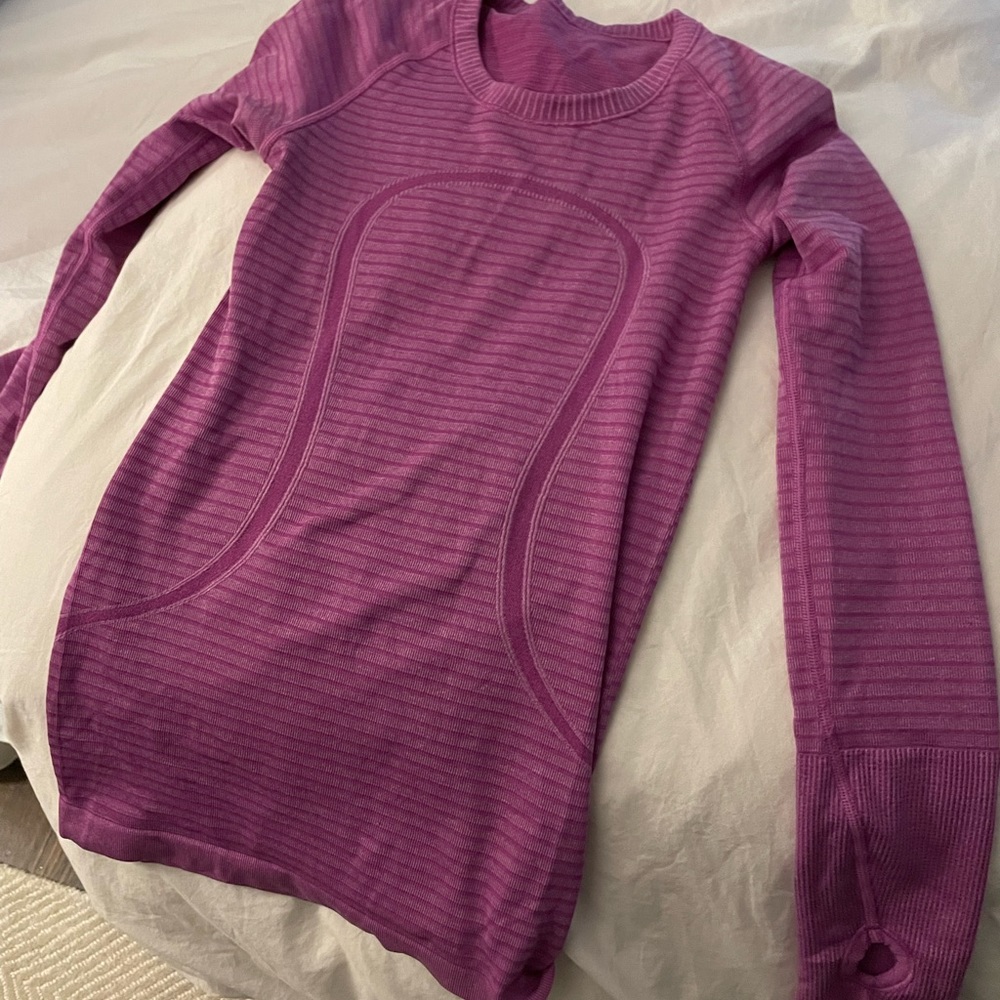 Lululemon size 2 run swiftly in pink - in great condition